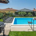 In With Swimming Pool