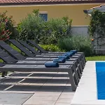 In With Swimming Pool Poreč